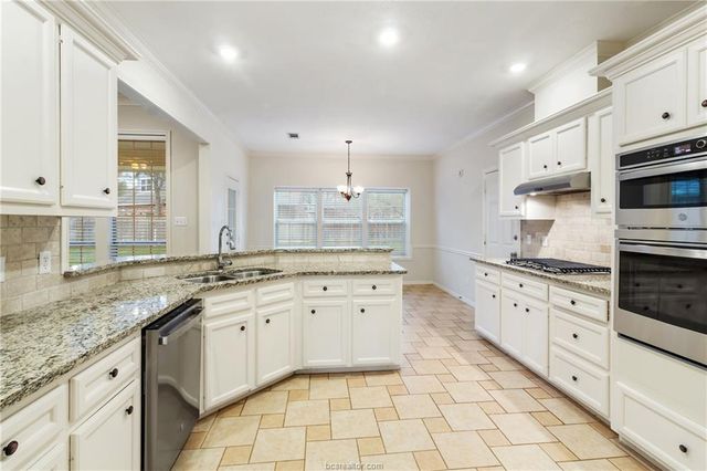 4709 Shoal Creek Drive, College Station, TX 77845