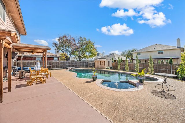 3904 Berrybush Lane, Fort Worth, TX 76137