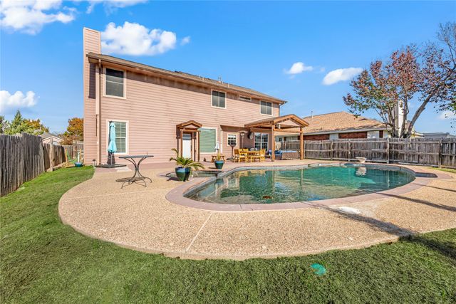 3904 Berrybush Lane, Fort Worth, TX 76137