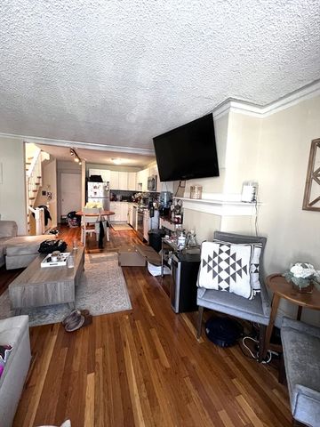 169 W 7th 2, Boston, MA 02127