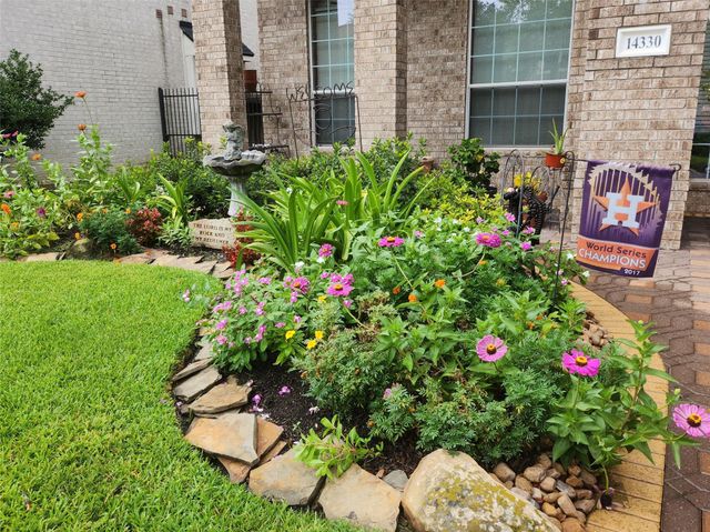 14330 Dunrobin Way, Sugar Land, TX 77498