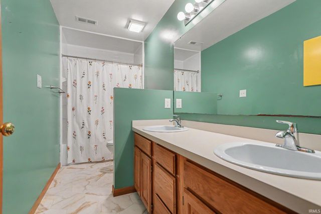 20957 Riverbrook Lane, Bristol, IN 46507