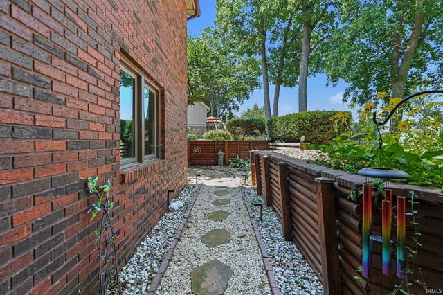 20957 Riverbrook Lane, Bristol, IN 46507