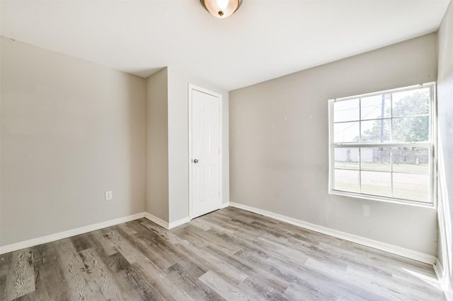 424 S Broadway Street, La Porte, TX 77571