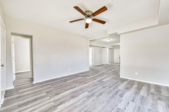 424 S Broadway Street, La Porte, TX 77571