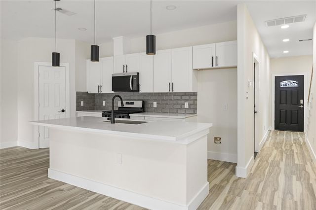 9807 Bamboo Road A, Houston, TX 77041