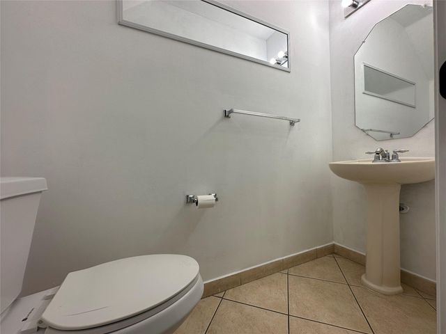 8236 SW 25th Ct 103, Hollywood, FL 33025