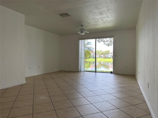 8236 SW 25th Ct 103, Hollywood, FL 33025