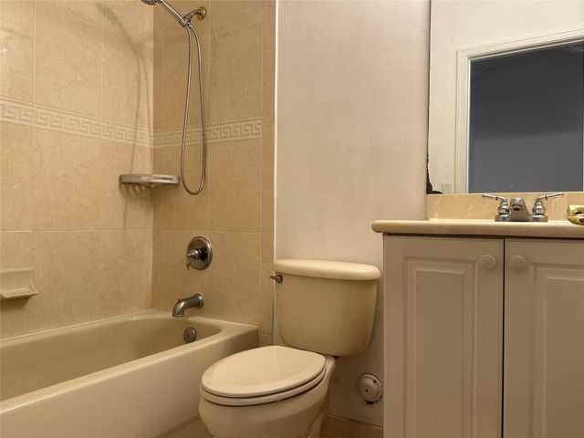 8236 SW 25th Ct 103, Hollywood, FL 33025