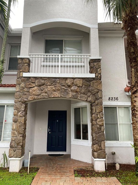 8236 SW 25th Ct 103, Hollywood, FL 33025