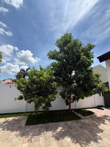 7743 Elwood Drive, Greenacres, FL 33467