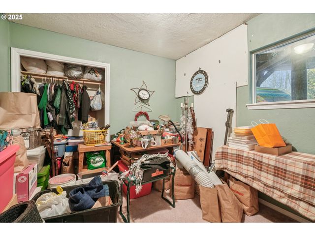 780 IDYLWOOD Dr, Salem, OR 97302