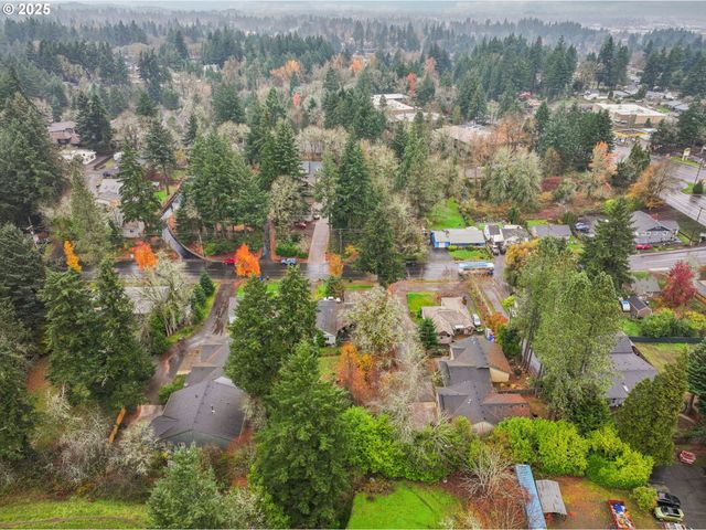 780 IDYLWOOD Dr, Salem, OR 97302