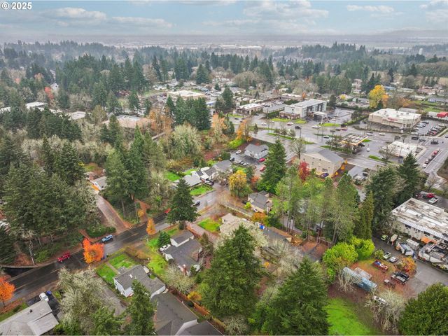 780 IDYLWOOD Dr, Salem, OR 97302