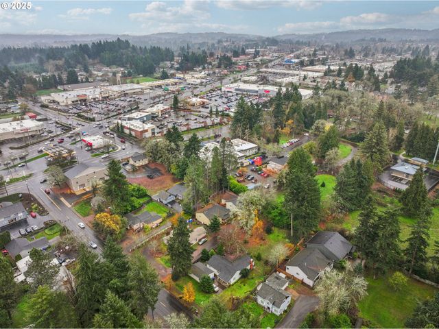 780 IDYLWOOD Dr, Salem, OR 97302