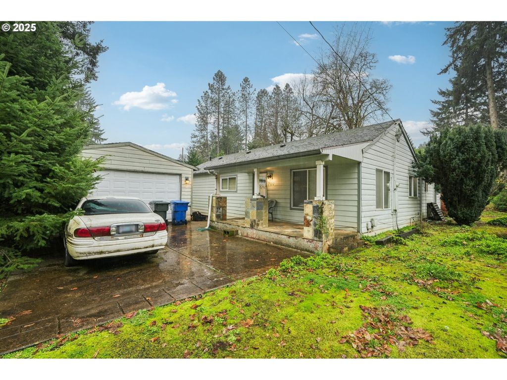 780 IDYLWOOD Dr, Salem, OR 97302