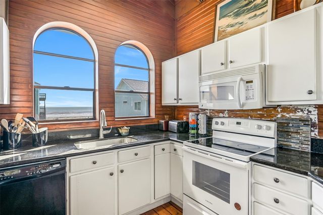 21417 Gulf Drive, Galveston, TX 77554