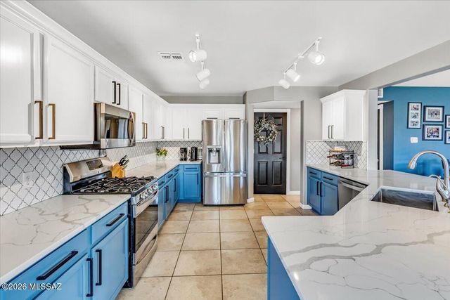 10652 S Silverbluff Drive, Vail, AZ 85641