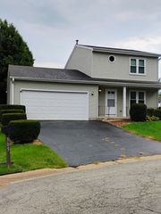 303 Fernwood Court, Westmont, IL 60559