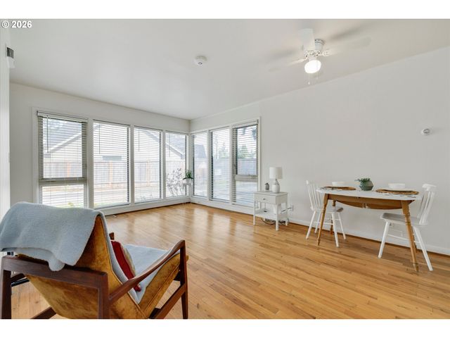 406 EASTFIELD Dr, Oregon City, OR 97045