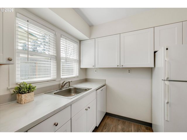 406 EASTFIELD Dr, Oregon City, OR 97045