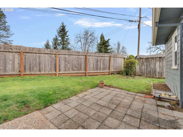 406 EASTFIELD Dr, Oregon City, OR 97045