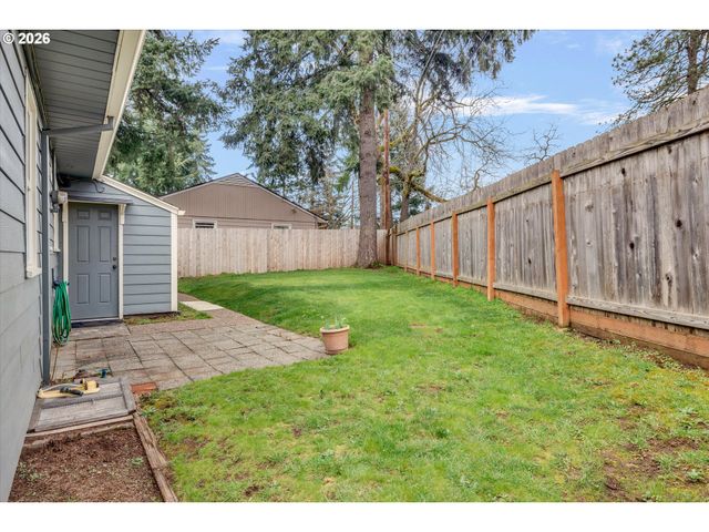 406 EASTFIELD Dr, Oregon City, OR 97045