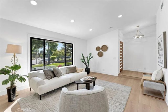 467 Lee Ave, Claremont, CA 91711