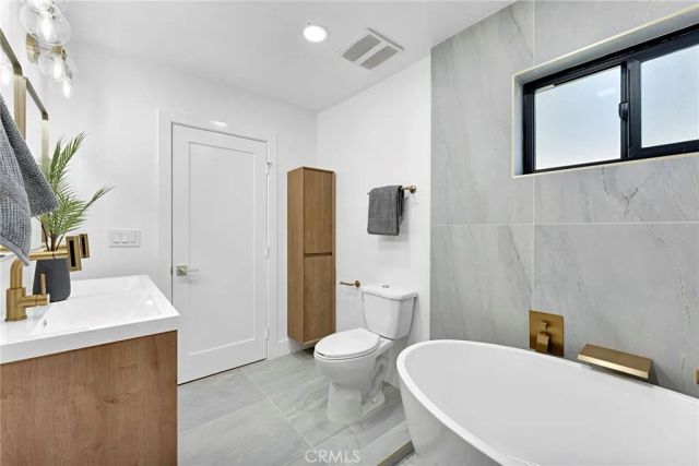 467 Lee Ave, Claremont, CA 91711