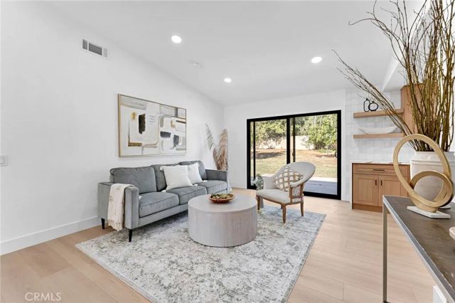 467 Lee Ave, Claremont, CA 91711