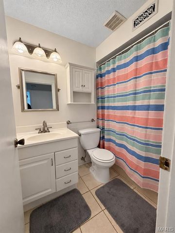 15631 Hedgeford Court 9, Chesterfield, MO 63017