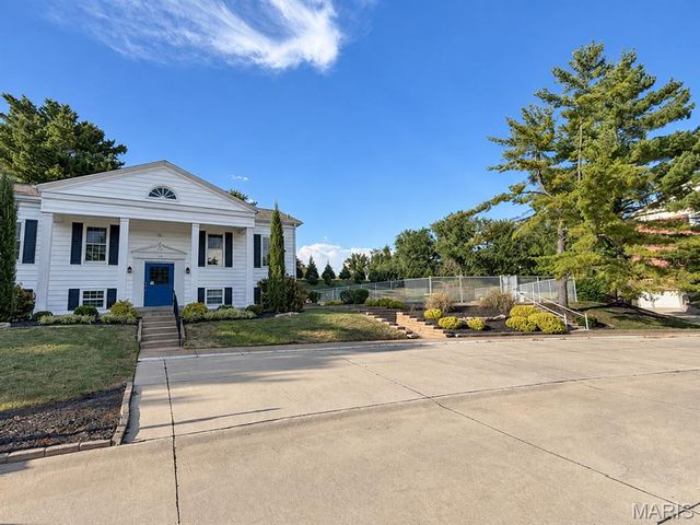 15631 Hedgeford Court 9, Chesterfield, MO 63017