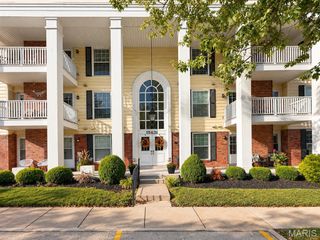 15631 Hedgeford Court 9, Chesterfield, MO 63017