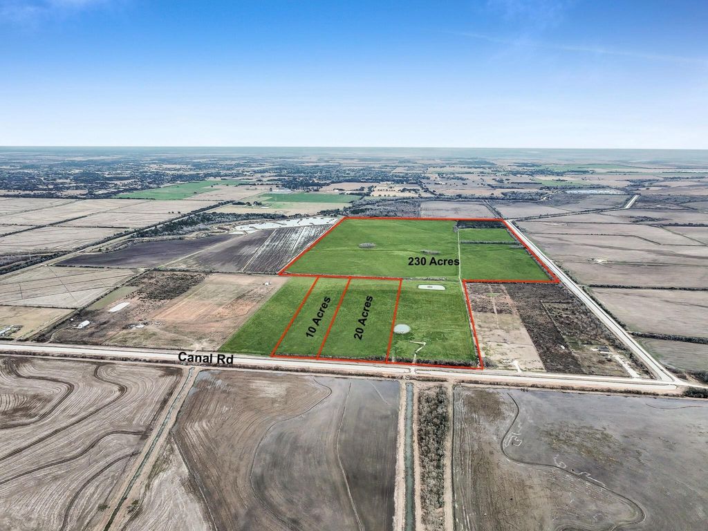 747 Canal Road, Winnie, TX 77665