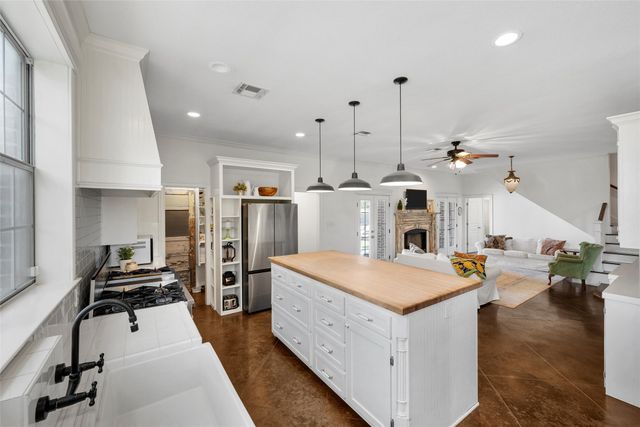 1240 Estes Road, Lorena, TX 76655