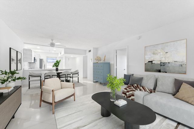 7797 Golf Cir Drive 104, Margate, FL 33063