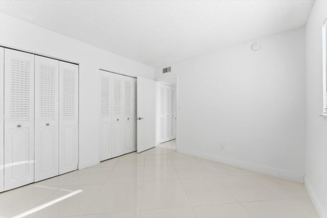 7797 Golf Cir Drive 104, Margate, FL 33063