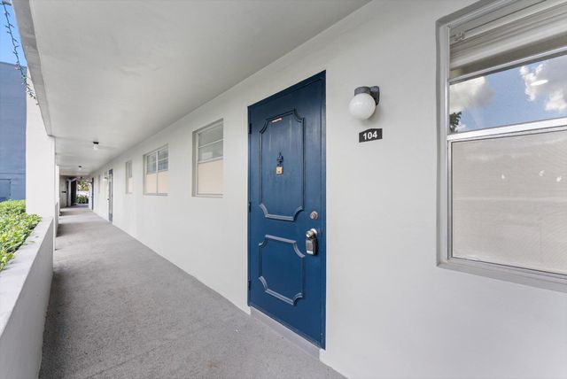 7797 Golf Cir Drive 104, Margate, FL 33063