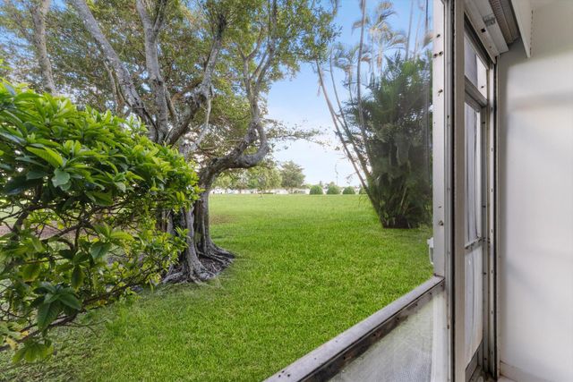 7797 Golf Cir Drive 104, Margate, FL 33063