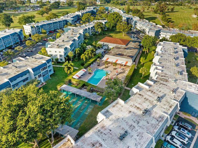 7797 Golf Cir Drive 104, Margate, FL 33063