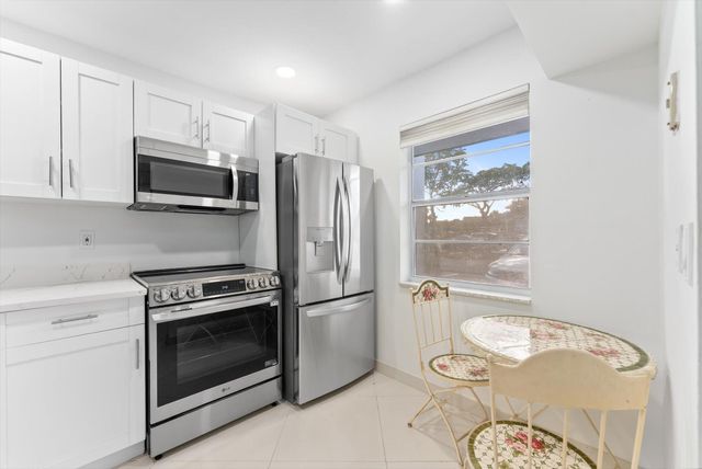 7797 Golf Cir Drive 104, Margate, FL 33063