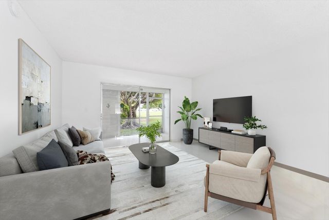 7797 Golf Cir Drive 104, Margate, FL 33063