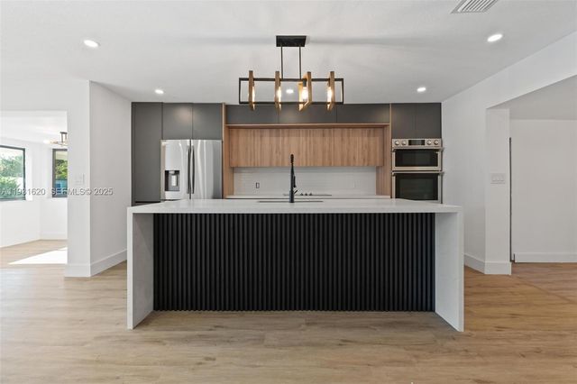 1516 SW 30th Terrace, Fort Lauderdale, FL 33312