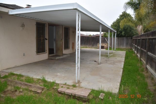 4115 E Dayton Avenue, Fresno, CA 93726