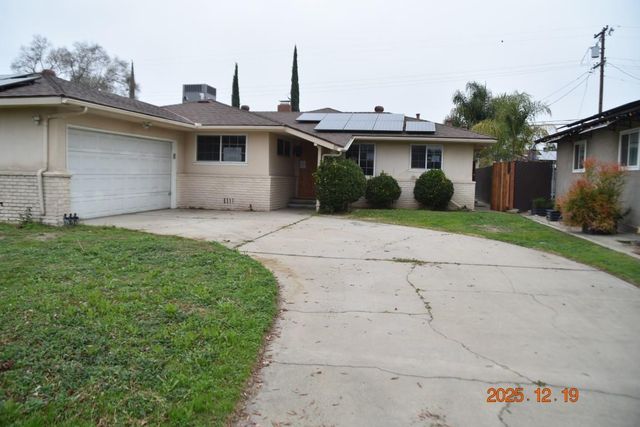 4115 E Dayton Avenue, Fresno, CA 93726