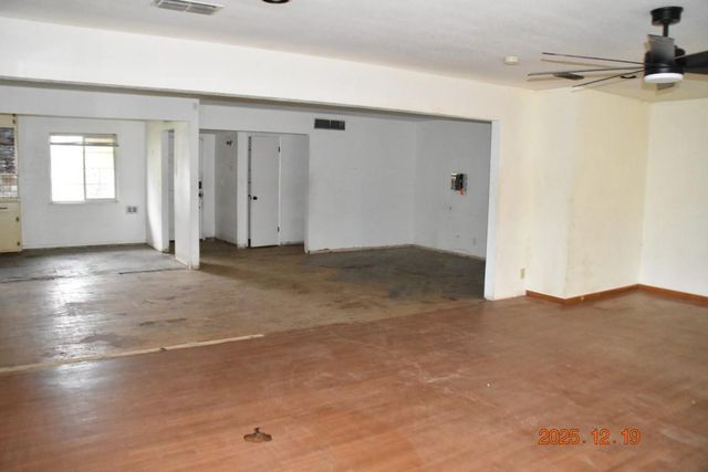 4115 E Dayton Avenue, Fresno, CA 93726