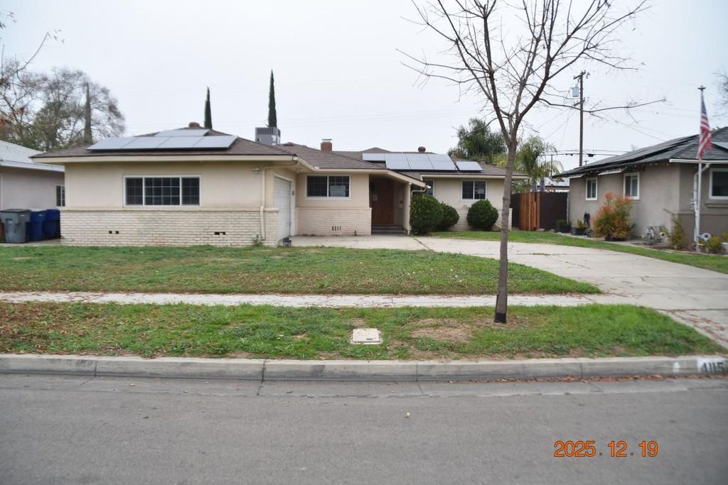 4115 E Dayton Avenue, Fresno, CA 93726