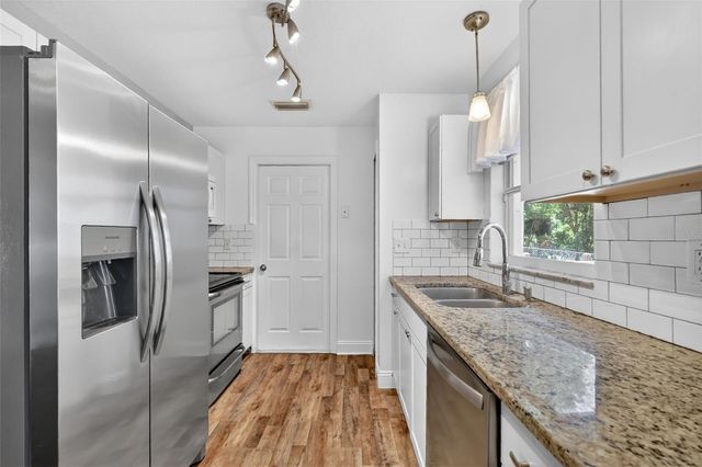 36 BAY RIDGE LOOP, Mascotte, FL 34753