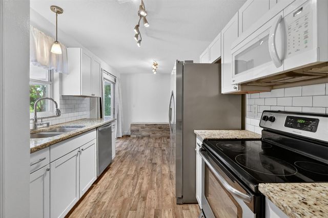 36 BAY RIDGE LOOP, Mascotte, FL 34753