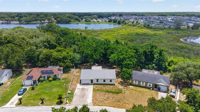 36 BAY RIDGE LOOP, Mascotte, FL 34753